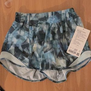 Lululemon Hotty Hot Shorts 4” * Lined Tall